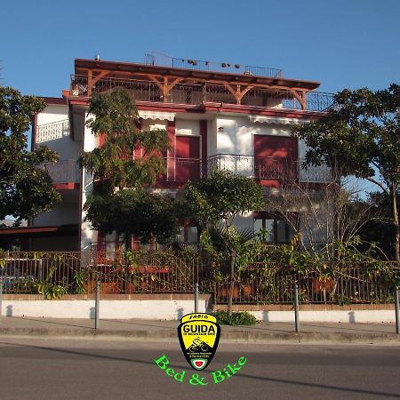 Villa Claudianna Bed & Bike Paestum Exterior photo